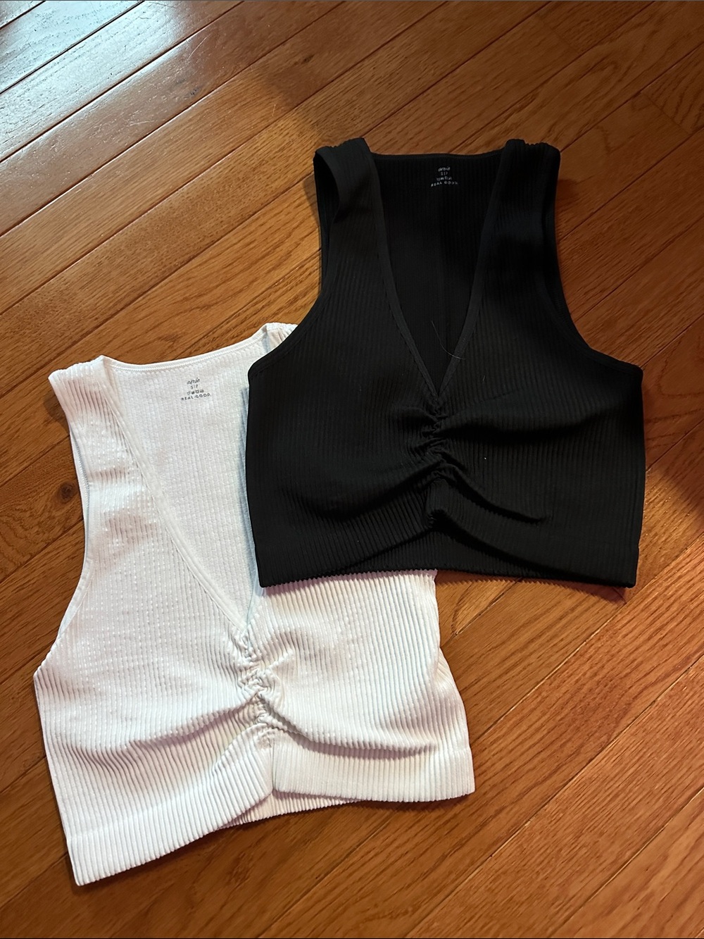 aerie Ribbed V-Neck Ruched Crop Tank - Black & White